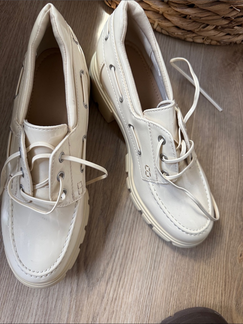 JustFab Cream Platform Lace-Up Boat Shoes